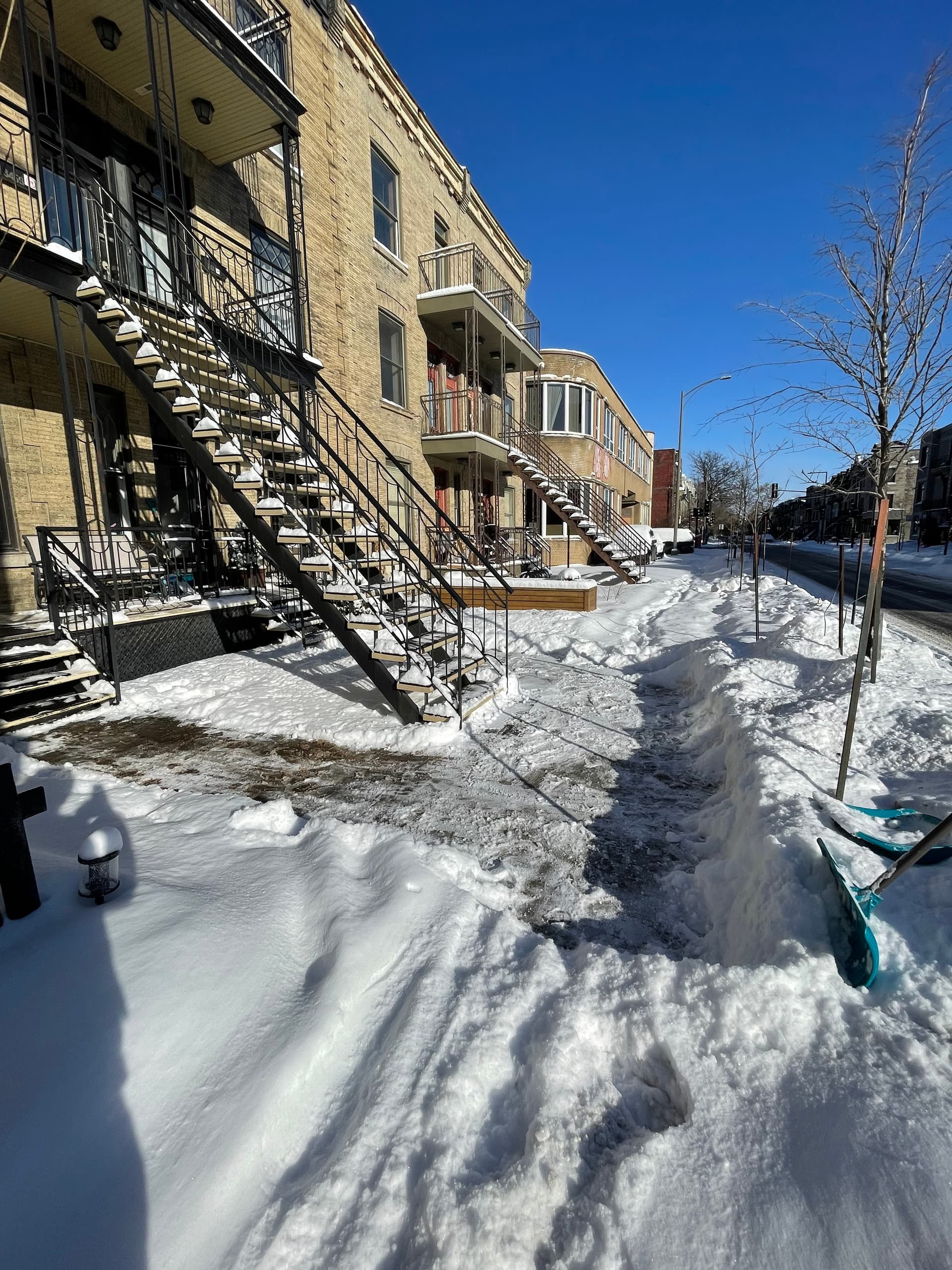 Snoen service area in Montreal